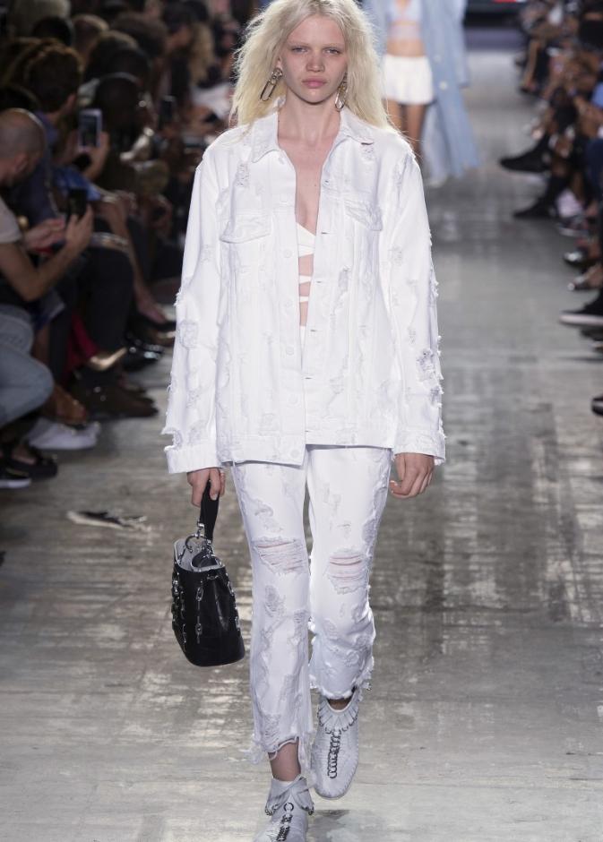 مجموعة الكسندر وانغ لموسم ربيع وصيف 2017