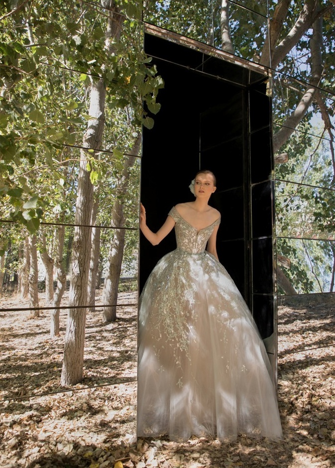 مجموعة ايلي صعب للهوت كوتور خريف وشتاء 2020 بعنوان بيروت نبع الحياة