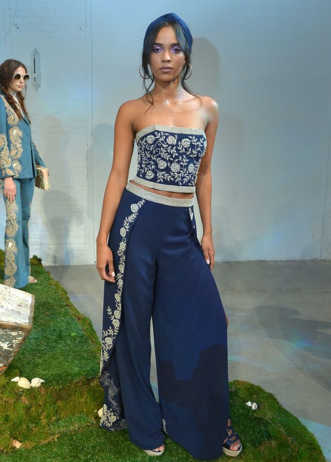 مجموعة Alice & Olivia لموسم ربيع وصيف ٢٠١٧