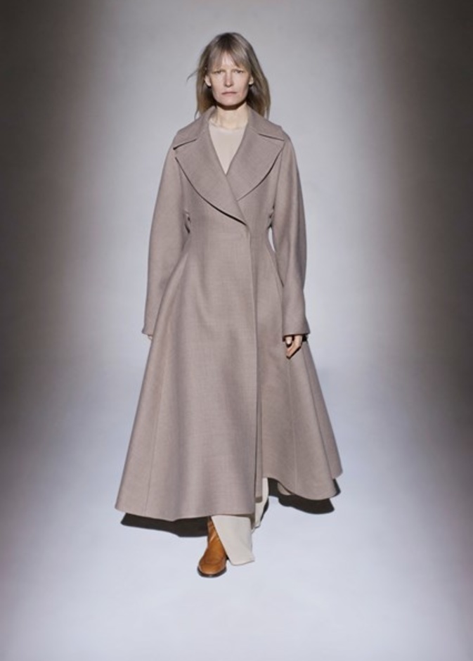 أزياء The Row بطابع مينيمالي