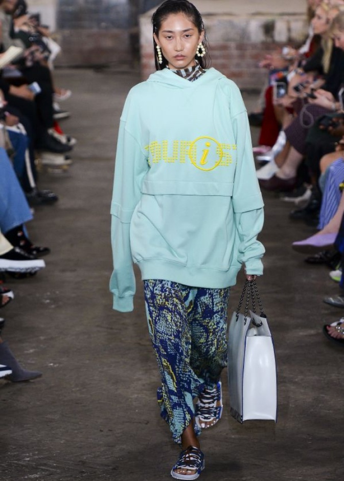 عرض أزياء House Of Holland لربيع ٢٠١٩ !