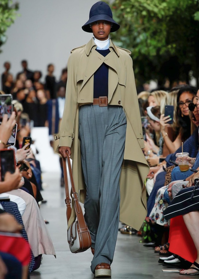 أسبوع الموضة في نيويورك 2019 .. عرض أحدث موديلات شنط Michael Kors