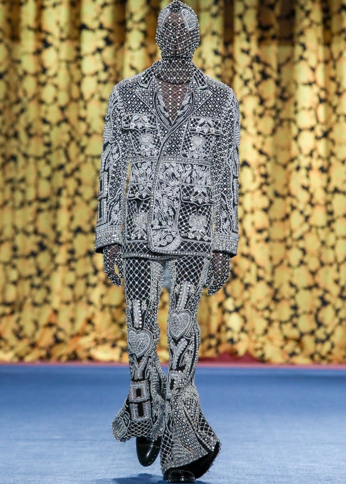 عرض أزياء Richard Quinn لخريف وشتاء 2020-2021