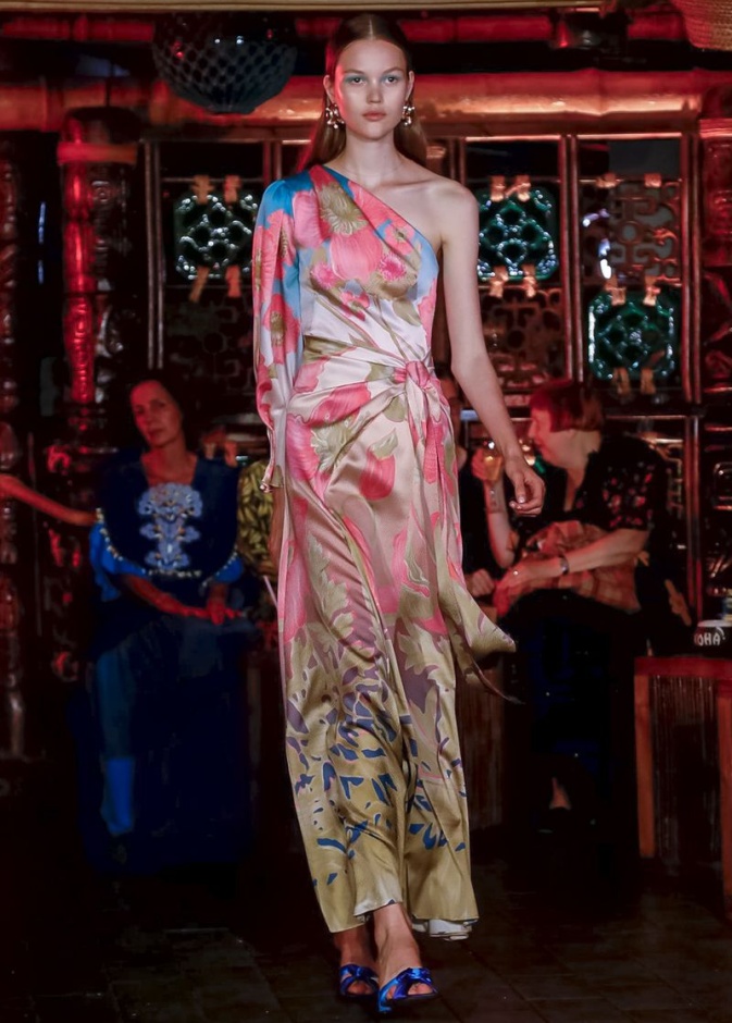 عرض أزياء Peter Pilotto لربيع وصيف ٢٠١٩ !