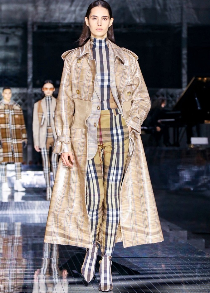 مجموعة بربري لخريف وشتاء 2020-2021 من اسبوع الموضة في لندن