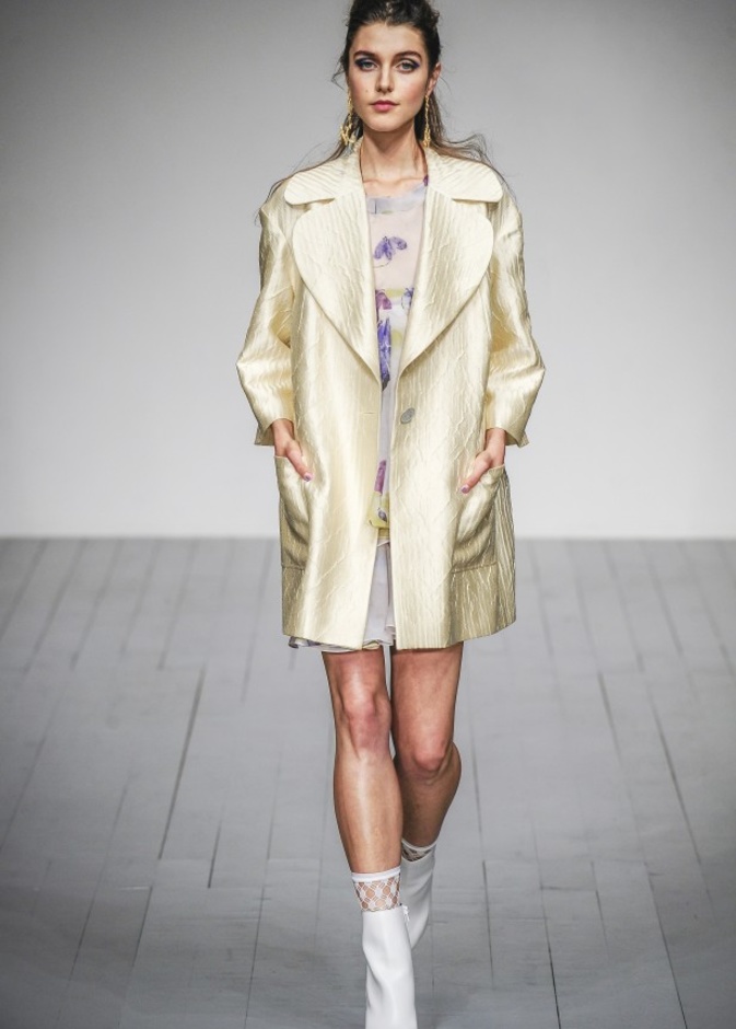 لوحة من الالوان الصيفية في مجموعة Paul Costelloe لربيع وصيف 2019