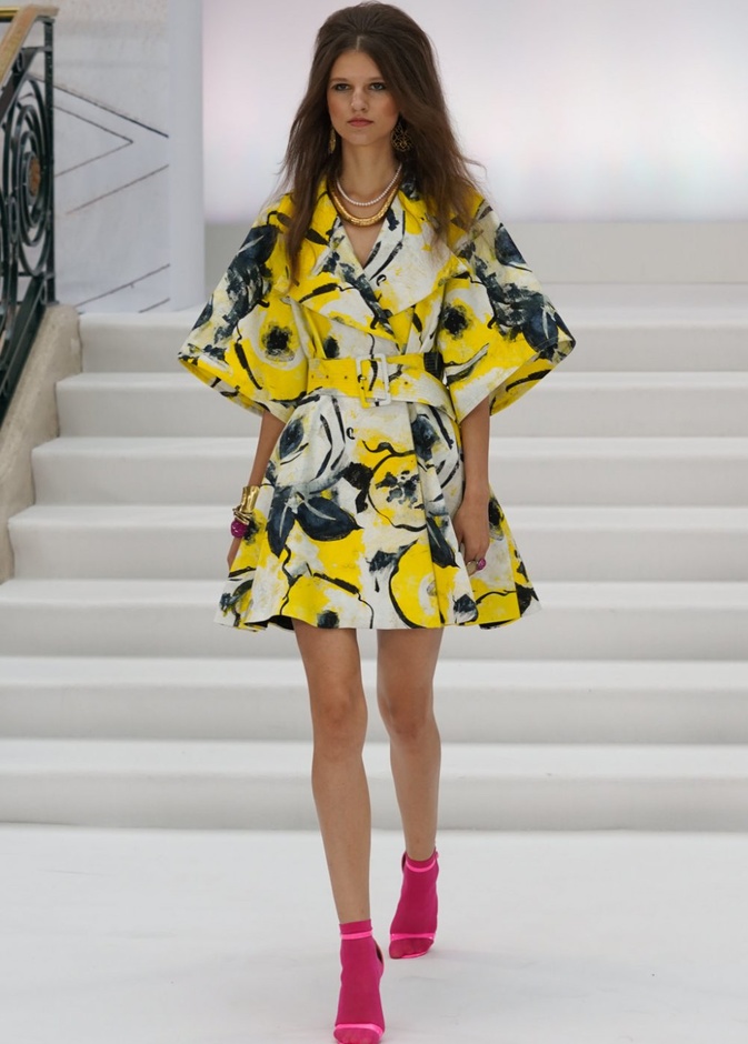 اسبوع الموضة في لندن 2019  أزياء PAUL COSTELLO الجاهزة لربيع وصيف 2020