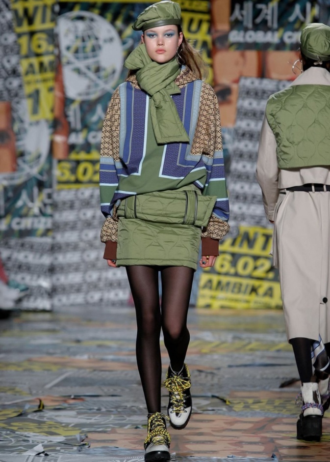 عرض أزياء هاوس أوف هولاند لخريف وشتاء 2019‏