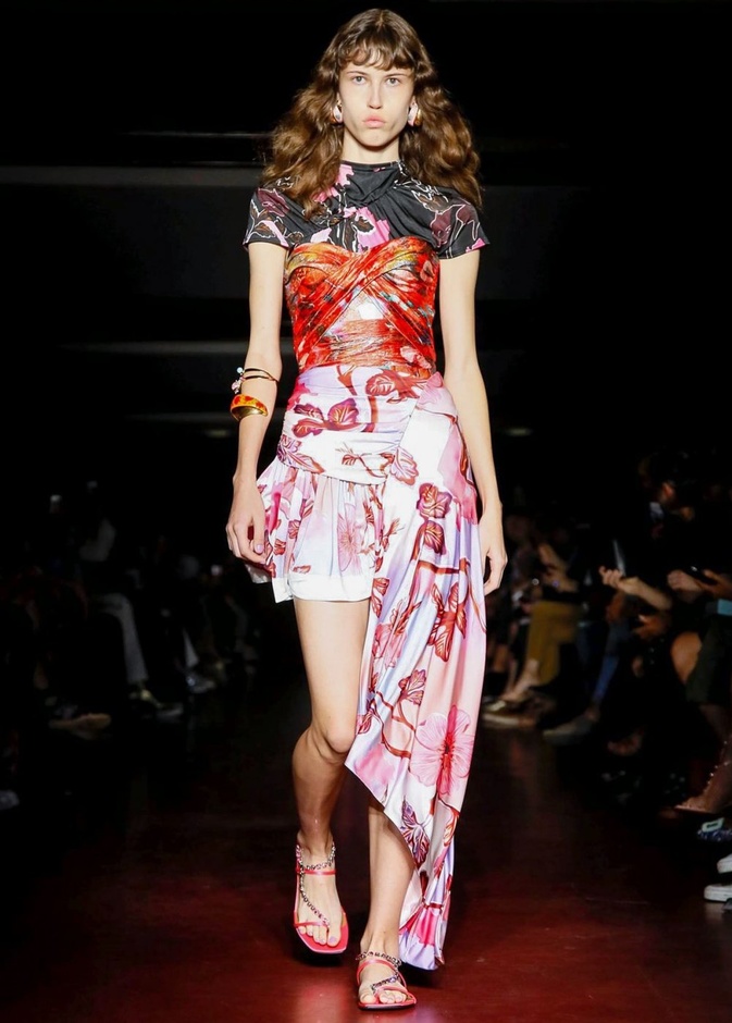 اسبوع الموضة في ميلان 2019 عرض أزياء  Peter Pilotto لربيع وصيف 2020