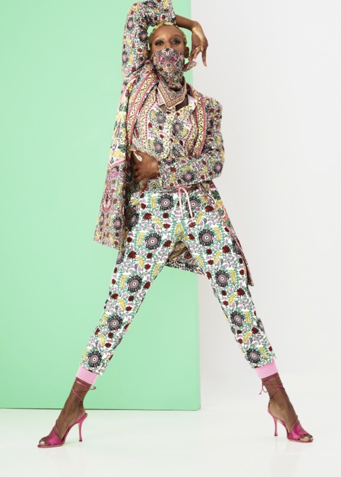 عرض ازياء ALICE AND OLIVIA BY STACEY BENDET في نيويورك لموسم ربيع وصيف 2021