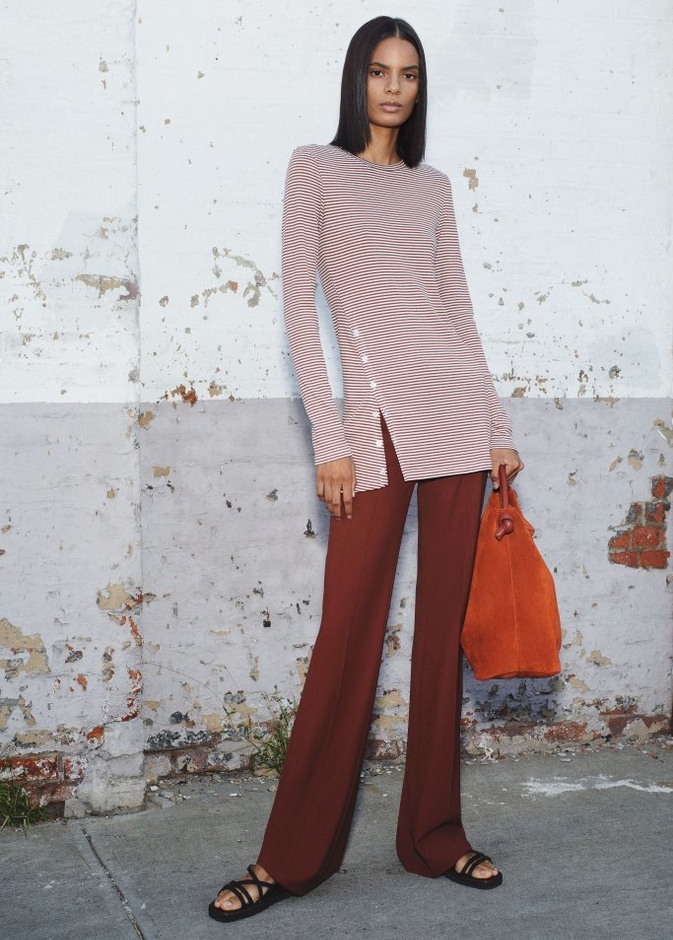 عرض ازياء Theory في نيويورك لموسم ربيع وصيف 2020