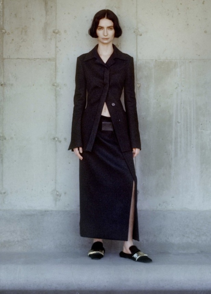 إيلا إمهوف تظهر للمرة الأولى في عرض أزياء Proenza Schouler 