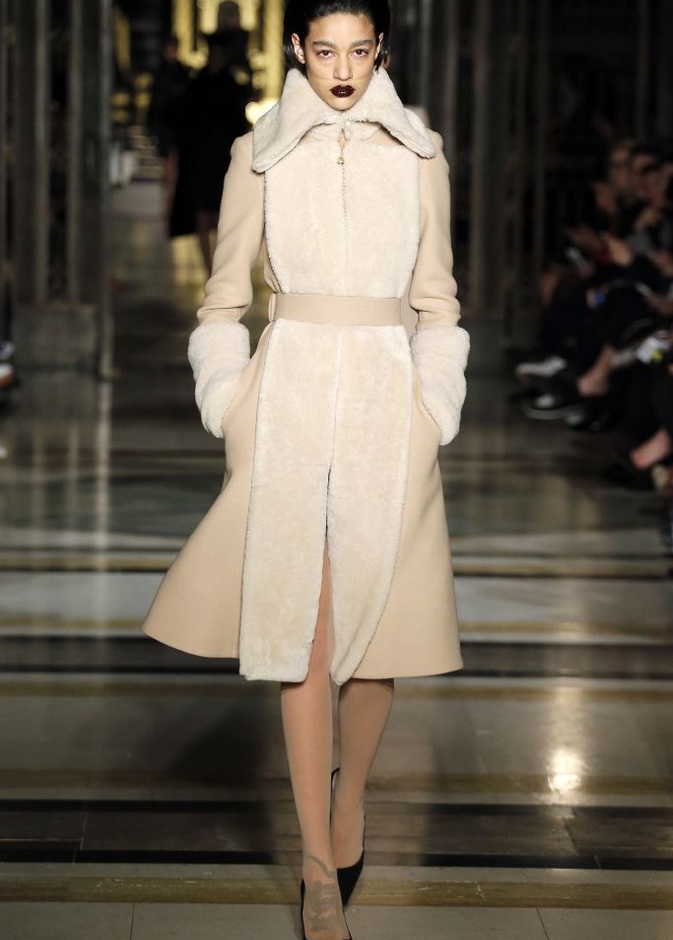 عرض أزياء المصمم غاريث بو لخريف وشتاء 2016