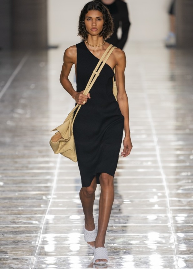 حرفية وإبداع في مجموعة Bottega Veneta لربيع وصيف 2020