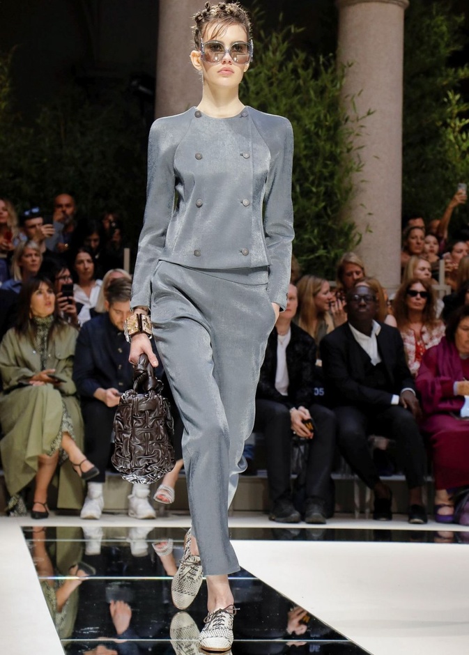 اسبوع الموضة في ميلان 2019 مجموعة GIORGIO ARMANI لربيع وصيف 2020