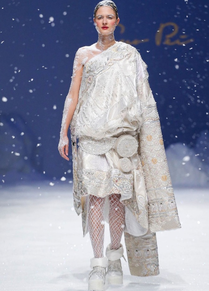 مجموعة Guo Pei للهوت كوتو لربيع وصيف 2020