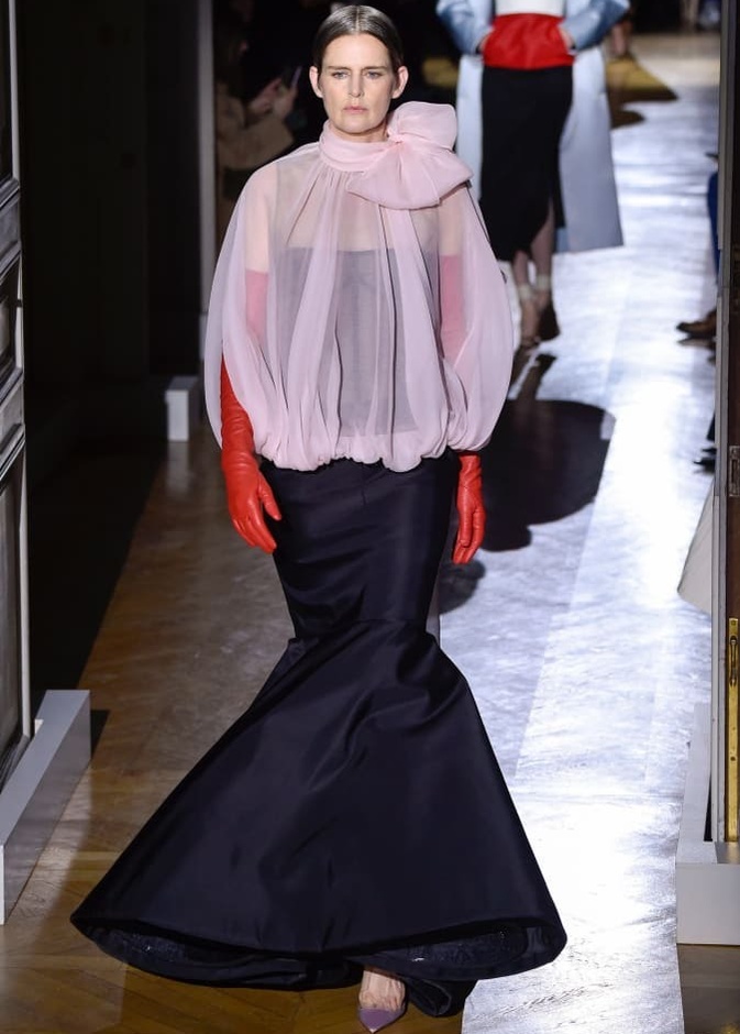 عرض مجموعة  دار Maison Valentino للأزياء الراقية ربيع وصيف 2020