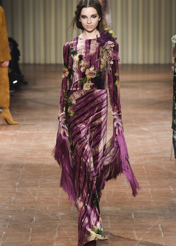  مجموعة Alberta Ferretti لخريف وشتاء 2017 !