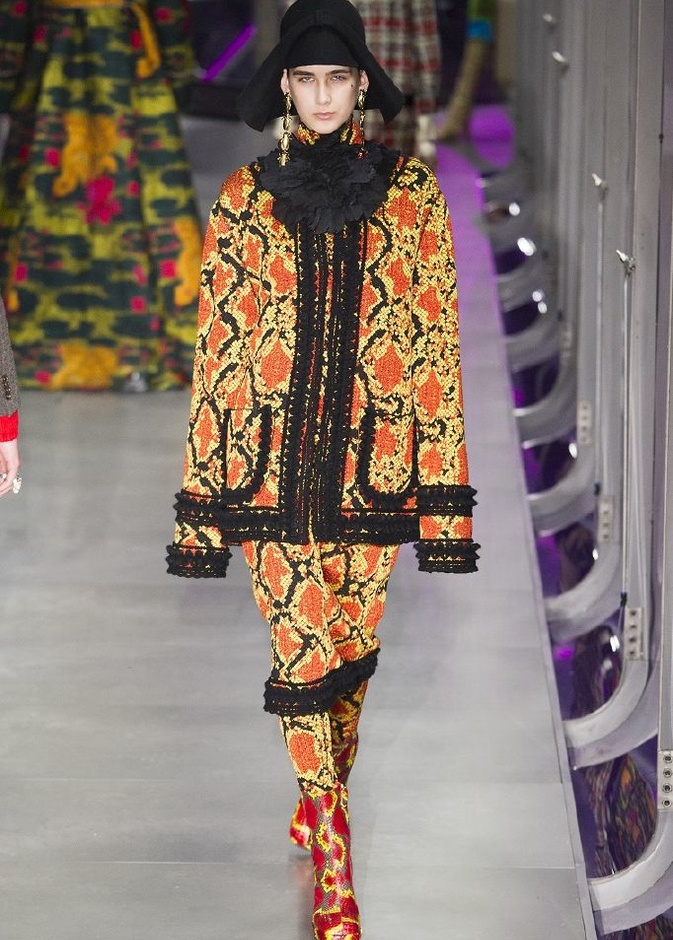 الازياء المشجرة بالوان مبهجة احدث موضة من دار غوتشي في شتاء 2018