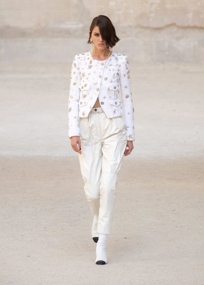صور مجموعة عرض أزياء "شانيل كروز" Cruise CHANEL 2022 -2021  
