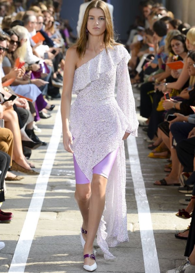 مجموعة Blumarine لربيع وصيف 2019