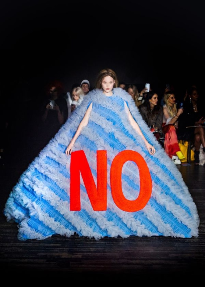 مجموعة طليعية من Viktor & Rolf لربيع وصيف 2019