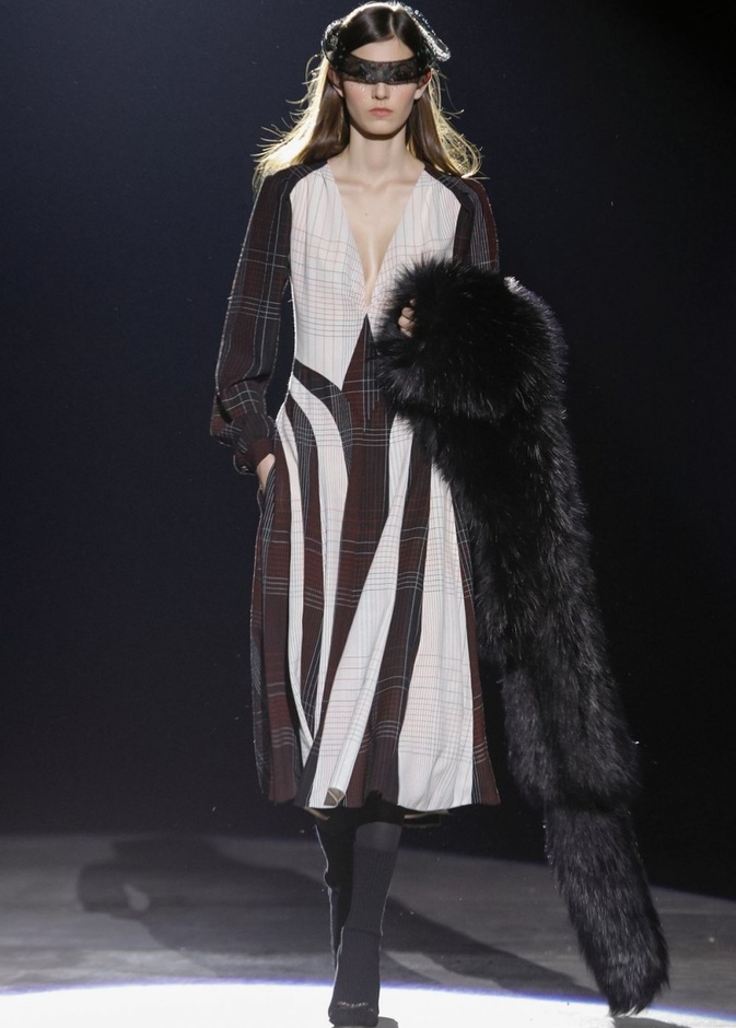 عرض أزياء ‏Marco de Vincenzo‏ لخريف وشتاء 2019‏