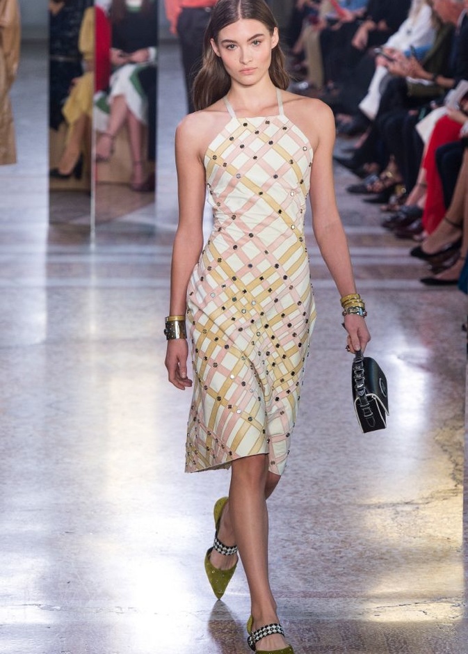 مجموعة “بوتيغا فينيتا” للأزياء لربيع وصيف 2018 !