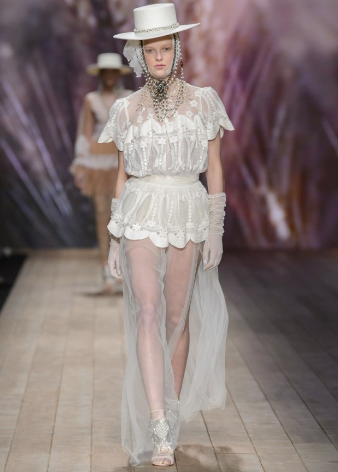 مجموعة Elisabetta Franchi لربيع وصيف 2018 