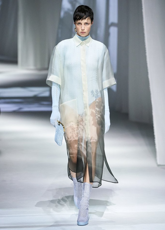عرض ازياء Fendi لربيع وصيف 2021 من اسبوع الموضة في ميلانو 