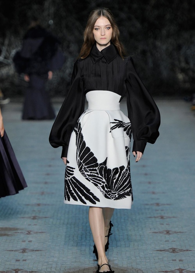 عرض Dice Kayek للأزياء الفاخرة لربيع وصيف 2016