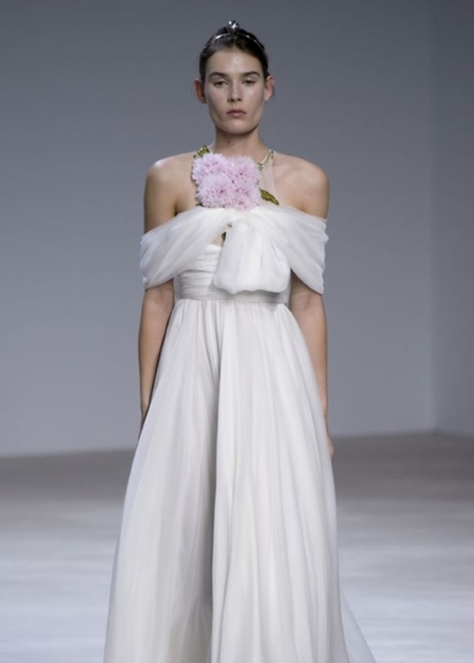 عرض Giambattista Valli للأزياء الفاخرة لربيع وصيف 2016