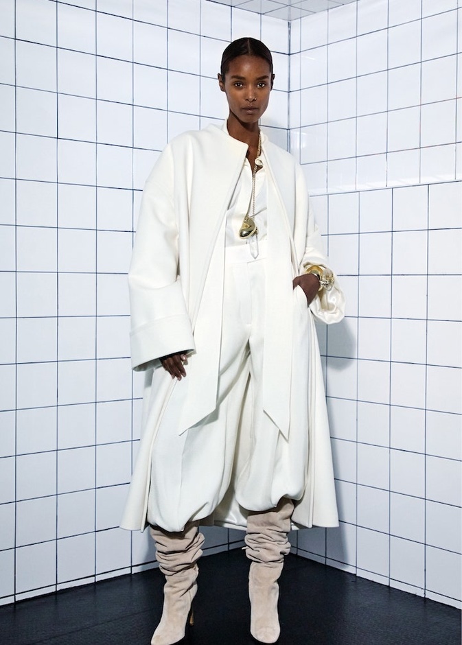 عرض أزياء ألكسندر فوتييه الهوت كوتور لربيع وصيف 2021 ضمن أسبوع الموضة في باريس !