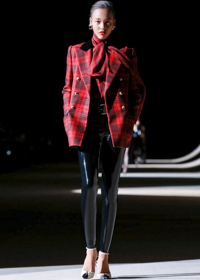 مجموعة سان لوران خريف وشتاء 2020-2021 من باريس