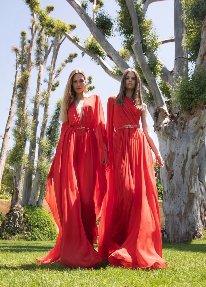  مجموعة ايلي صعب ريزورت 2022 ترحب بالبدايات الجديدة