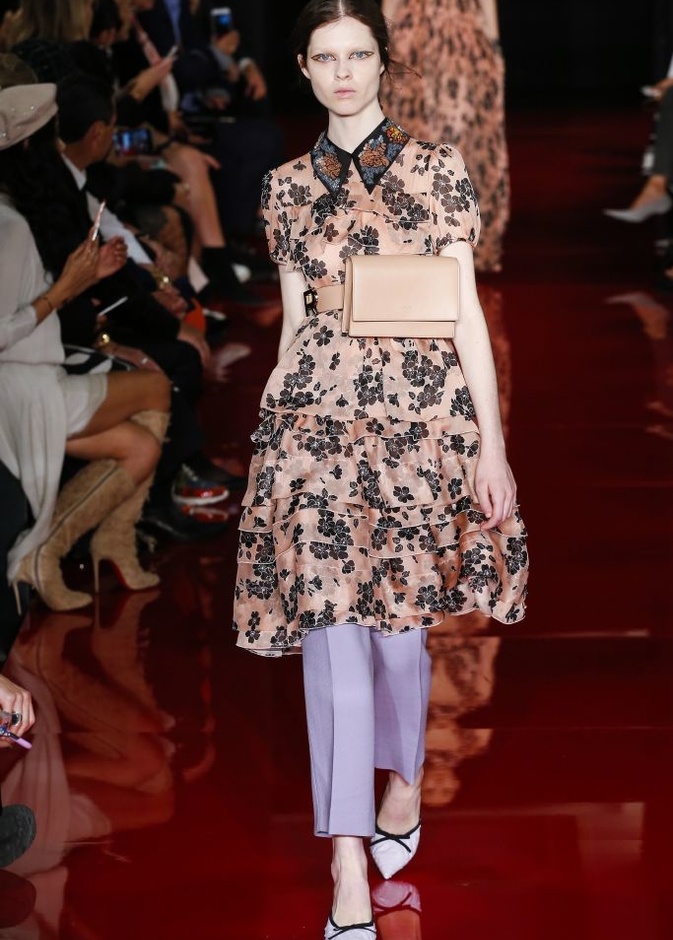 عرض روشاس لربيع وصيف 2018 باسبوع الموضة في باريس