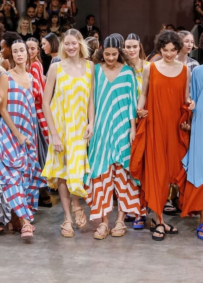 عرض مجموعة Issey Miyake ربيع وصيف 2020 