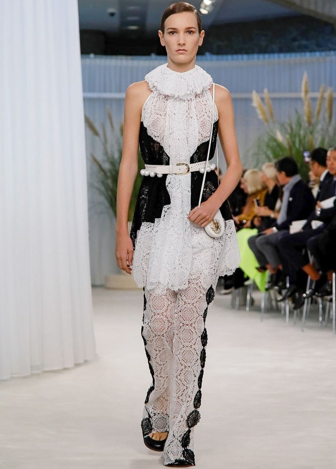 اسبوع الموضة في باريس 2019 مجموعة لويفي لربيع وصيف 2020