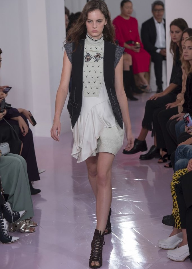 عرض كلوي لربيع وصيف 2018 في اسبوع الموضة بباريس