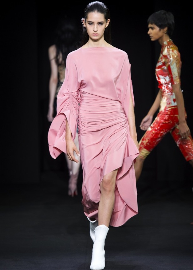 عرض أزياء Mugler لربيع وصيف 2019