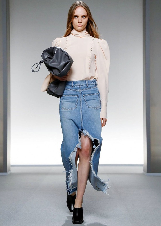 اسبوع الموضة في باريس 2019 مجموعة GIVENCHY لربيع وصيف 2020