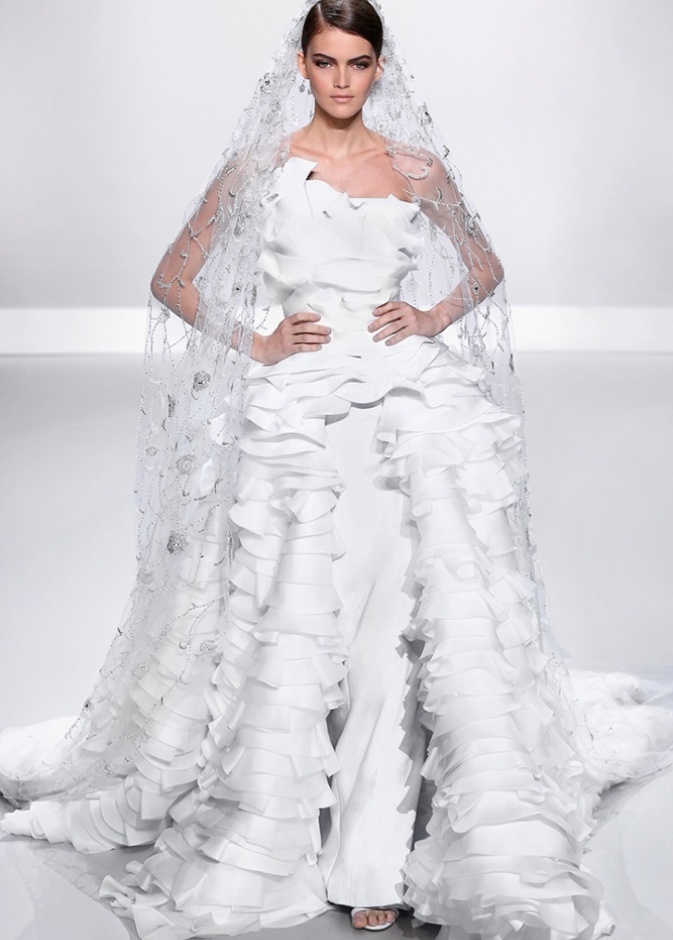 أجمل أربعة تصاميم من Ralph & Russo للعروس العصرية