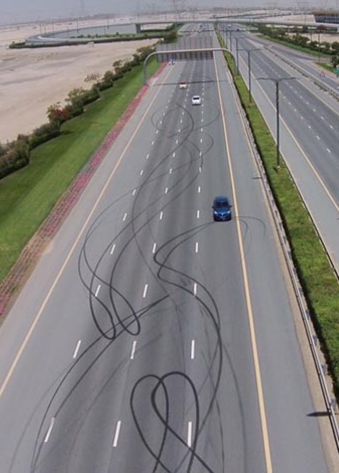 "تفحيط" يكلف إماراتياً 500 ألف درهم