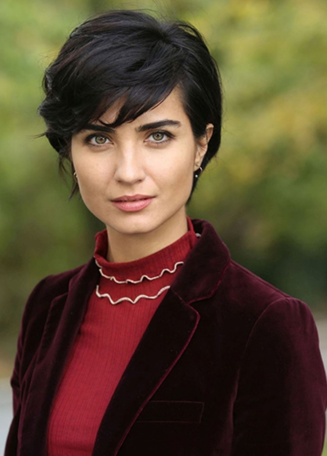 توبا بويوكوستن  .. تميمة حظ النجوم في المسلسلات التركية !