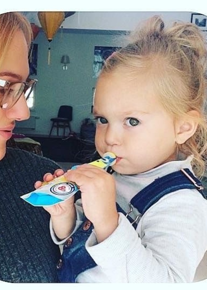 مريم أوزرلي وابنتها