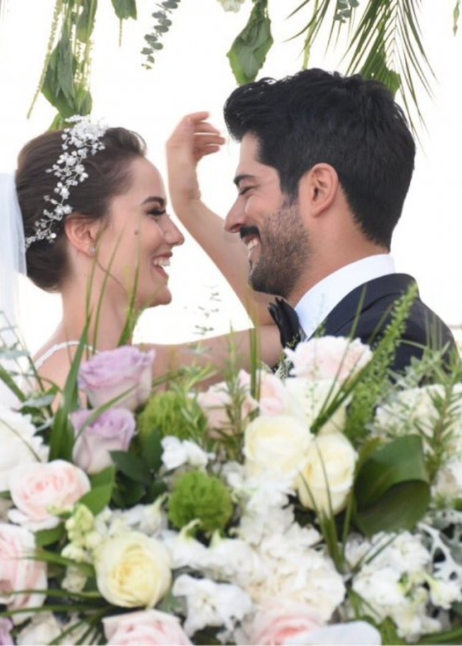 بوراك اوزجفيت وفهرية افجان