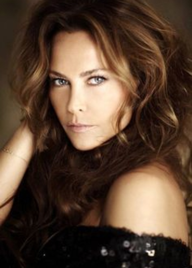 هوليا أفشار