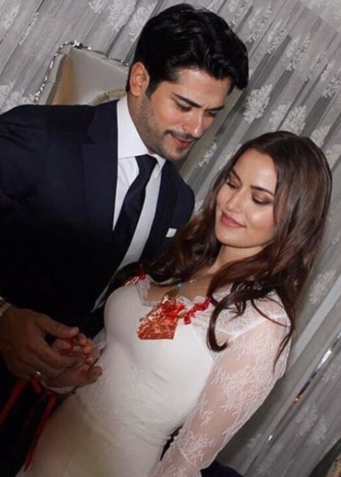 خطوبة فهرية افجان وبوراك اوزجفيت