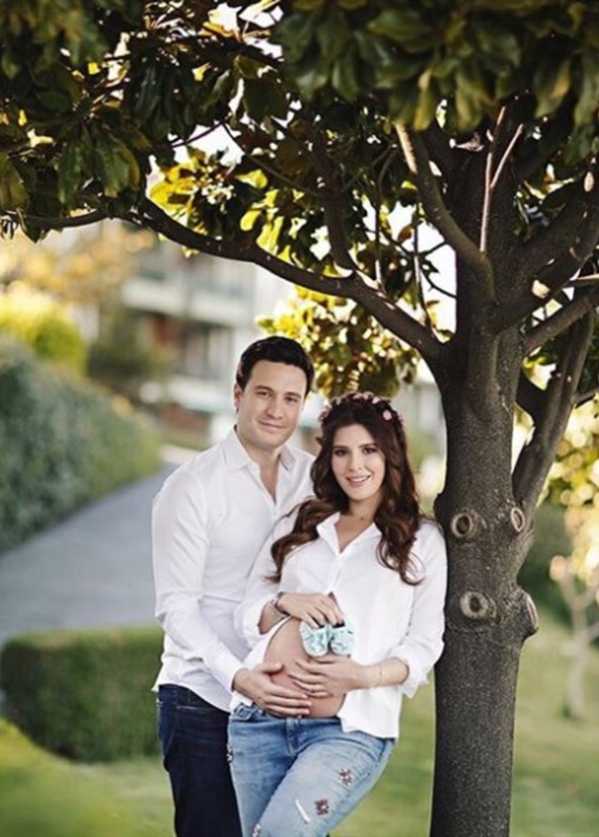 خديجة شندل وزوجها