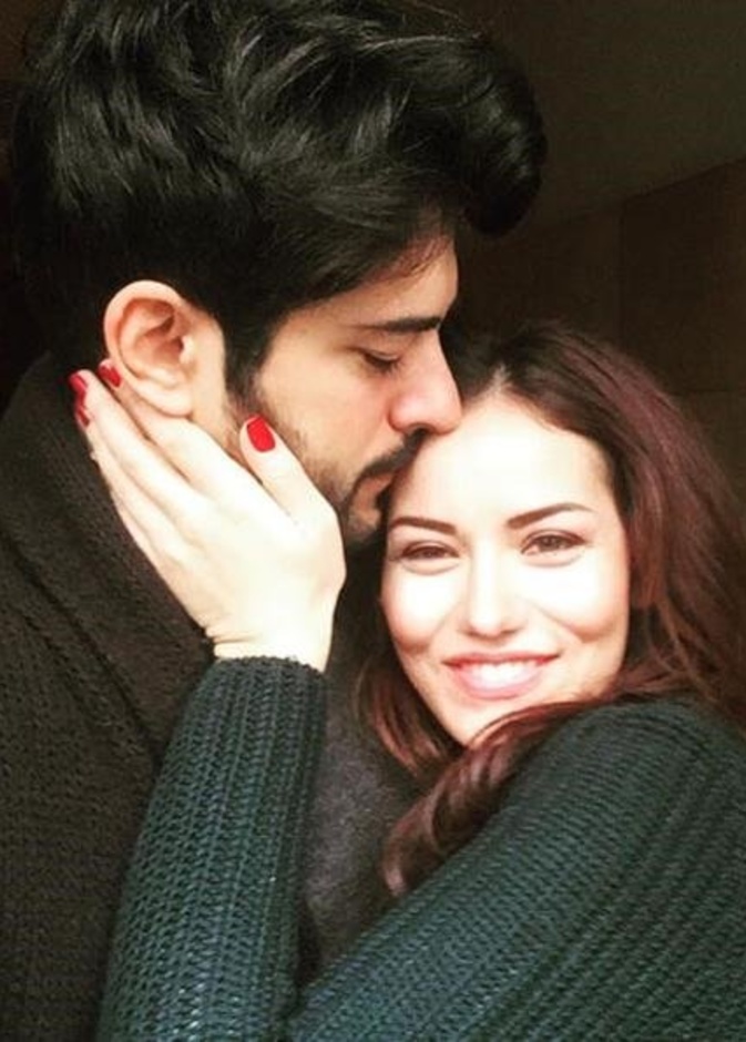 بوراق أوزجفيت وفهرية إفجان